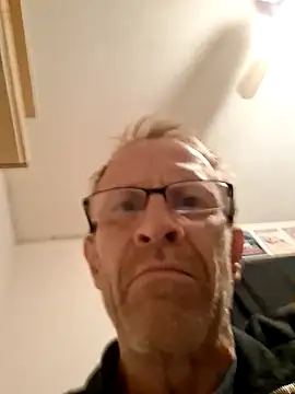 moasslicker online show from November 29, 2025, 9:31 am