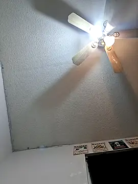 moasslicker online show from November 26, 2025, 9:20 am