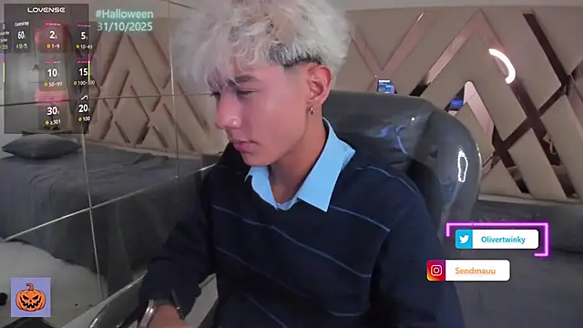 OliverTwinky online show from October 22, 2025, 1:21 pm