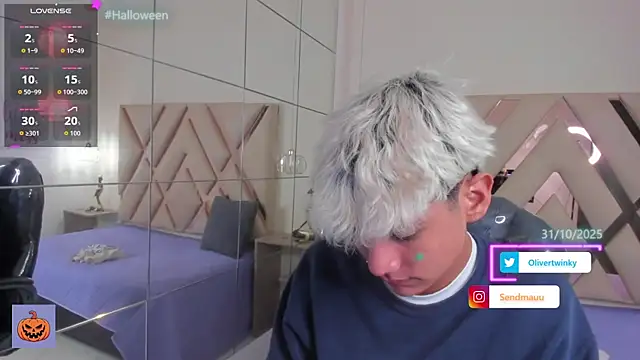 OliverTwinky online show from October 30, 2025, 1:31 pm