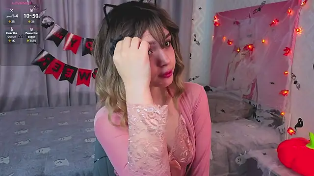 Snapshot of FancyHenley chatting on October 28, 2025, 2:56 am FancyHenley online show from October 28, 2025, 2:56 am