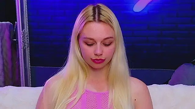 Snapshot of AlessiaCroft chatting on June 5, 2026, 6:52 am AlessiaCroft online show from June 5, 2026, 6:52 am