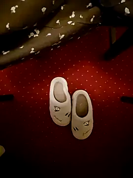 Snapshot of AlessiaCroft chatting on November 27, 2025, 5:08 am AlessiaCroft online show from November 27, 2025, 5:08 am