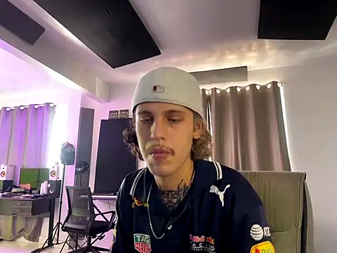 bigrosa21cm online show from December 19, 2025, 7:38 pm