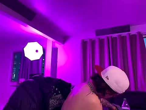 bigrosa21cm online show from October 25, 2025, 9:59 pm