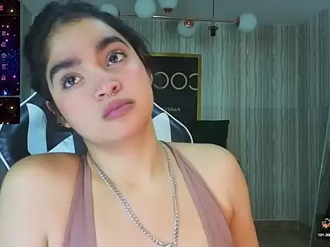 Snapshot of clementine_t chatting on November 15, 2025, 1:04 pm clementine t online show from November 15, 2025, 1:04 pm