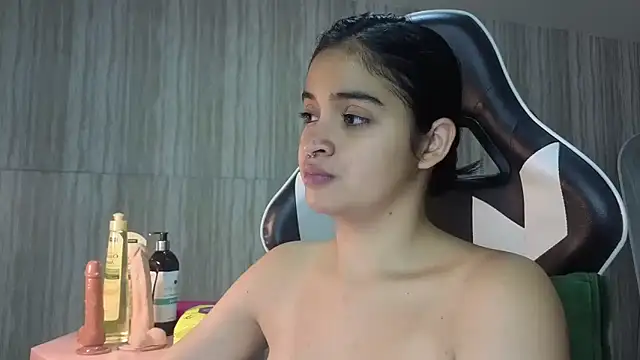 Snapshot of clementine_t chatting on November 28, 2025, 12:38 pm clementine t online show from November 28, 2025, 12:38 pm