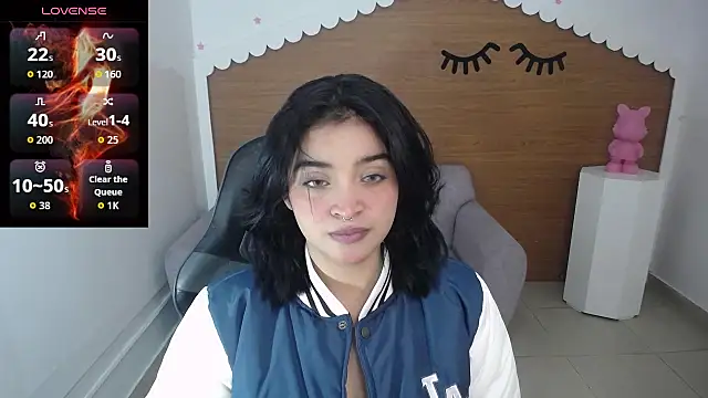 Snapshot of clementine_t chatting on October 6, 2025, 11:55 am clementine t online show from October 6, 2025, 11:55 am