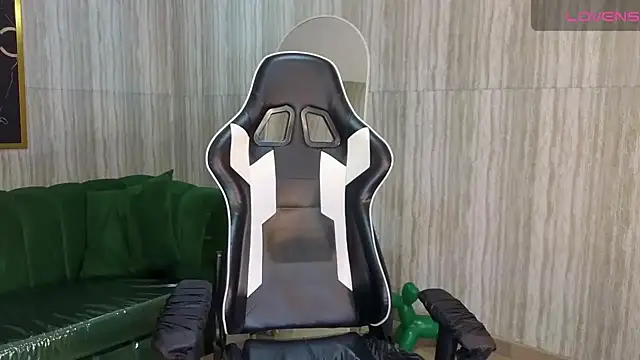 Snapshot of clementine_t chatting on October 26, 2025, 12:38 pm clementine t online show from October 26, 2025, 12:38 pm