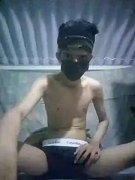 HannanKhan25 online show from November 11, 2025, 1:06 pm