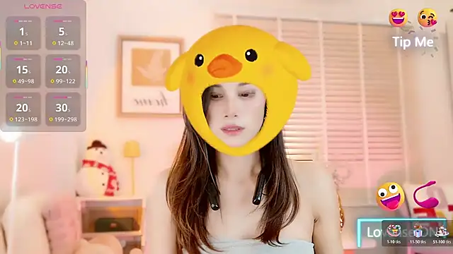 Snapshot of LunaBelle1984 chatting on December 3, 2025, 1:54 pm LunaBelle1984 online show from December 3, 2025, 1:54 pm