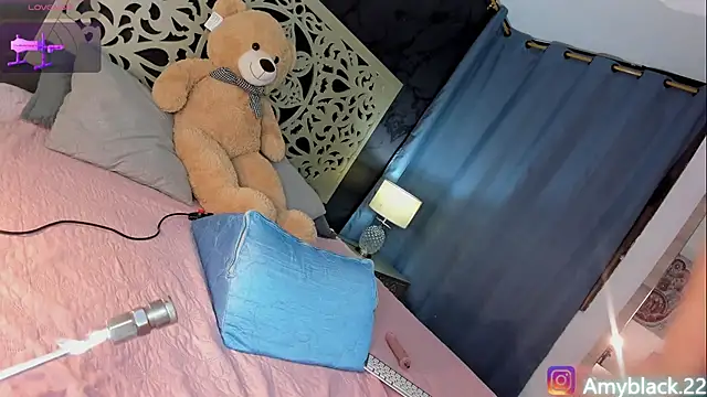 Amyblack   online show from October 30, 2025, 1:26 am