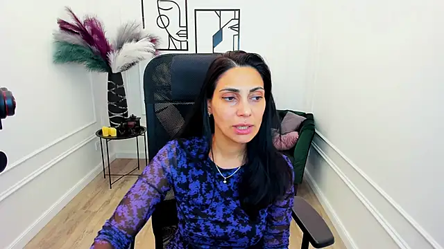 Snapshot of AllaYerty chatting on November 16, 2025, 11:26 am AllaYerty online show from November 16, 2025, 11:26 am