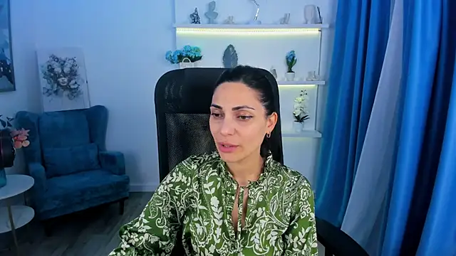 Snapshot of AllaYerty chatting on November 21, 2025, 11:42 am AllaYerty online show from November 21, 2025, 11:42 am