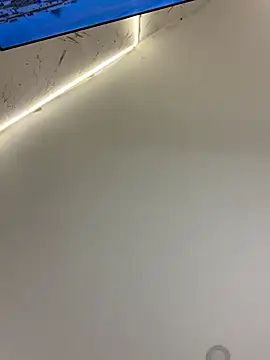 Kariina  69 online show from December 14, 2025, 3:02 am