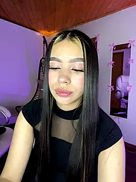 Cristina pinkk online show from October 2, 2025, 2:04 am