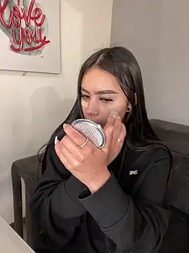 Cristina pinkk online show from October 31, 2025, 2:41 am