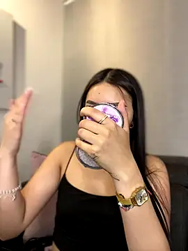 Cristina pinkk online show from November 27, 2025, 3:51 am