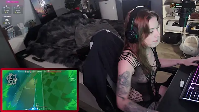 Horny Makima online show from October 3, 2025, 9:11 am