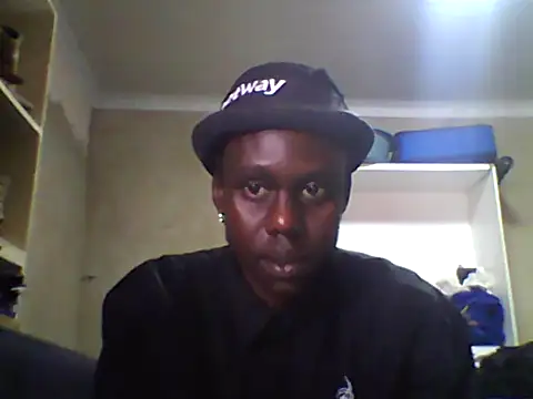 Snapshot of T1011 chatting on September 26, 2025, 1:07 pm T1011 online show from September 26, 2025, 1:07 pm