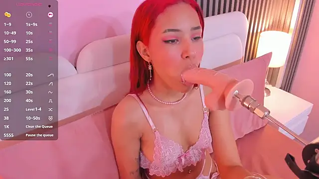 Snapshot of mia_poppy_ chatting on March 22, 2025, 8:04 pm mia poppy online show from March 22, 2025, 8:04 pm