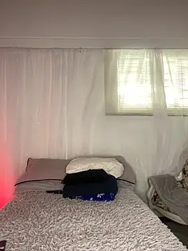 Mia  Gray online show from November 7, 2025, 6:12 pm