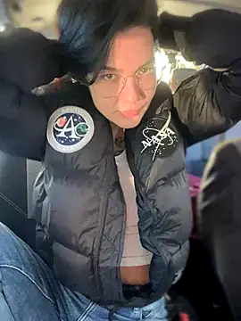 Snapshot of MeekyRich chatting on November 18, 2025, 3:10 am MeekyRich online show from November 18, 2025, 3:10 am