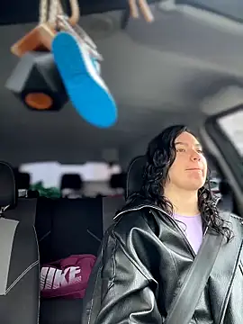 MeekyRich online show from April 8, 2026, 3:08 am