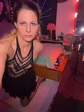 MiaMega online show from July 23, 2026, 10:06 pm