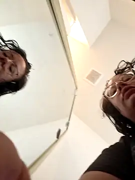 Snapshot of kinkikatie69 chatting on February 16, 2026, 12:15 pm kinkikatie69 online show from February 16, 2026, 12:15 pm