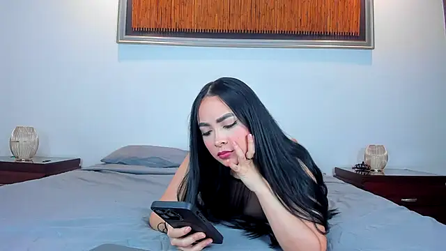 Snapshot of Bella__hamilton chatting on June 25, 2026, 1:14 am Bella hamilton online show from June 25, 2026, 1:14 am