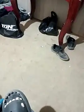 Snapshot of luuiss12 chatting on December 22, 2025, 4:01 am luuiss12 online show from December 22, 2025, 4:01 am