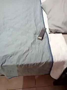 Snapshot of luuiss12 chatting on January 11, 2026, 10:27 pm luuiss12 online show from January 11, 2026, 10:27 pm