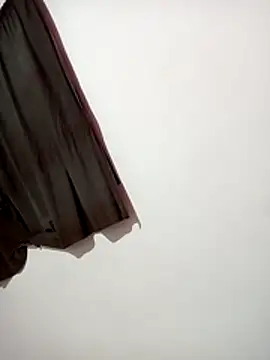 Snapshot of luuiss12 chatting on January 10, 2026, 5:47 am luuiss12 online show from January 10, 2026, 5:47 am