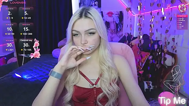 LinaLirian online show from March 5, 2026, 2:02 pm