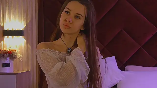 StacyHarland online show from November 7, 2025, 4:28 am