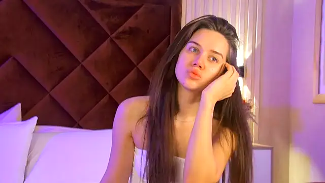 StacyHarland online show from December 1, 2025, 4:57 am