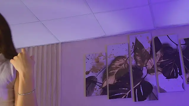 StacyHarland online show from November 30, 2025, 4:35 am