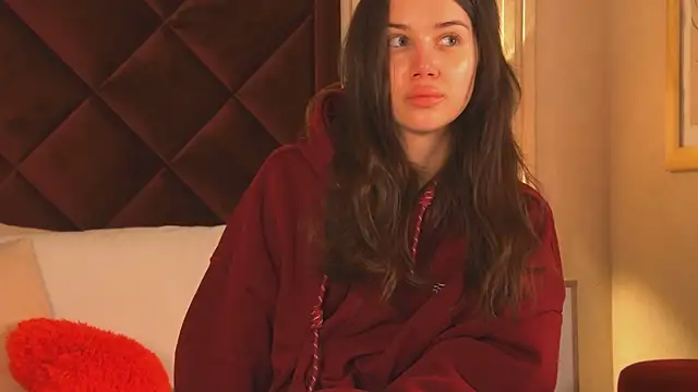 StacyHarland online show from April 11, 2026, 4:09 am