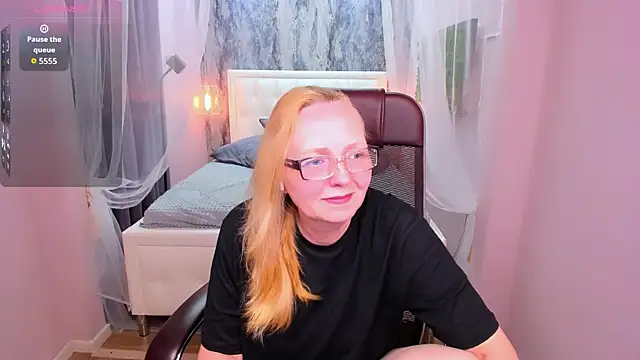 Snapshot of Karen_Villis chatting on August 3, 2026, 11:49 am Karen Villis online show from August 3, 2026, 11:49 am