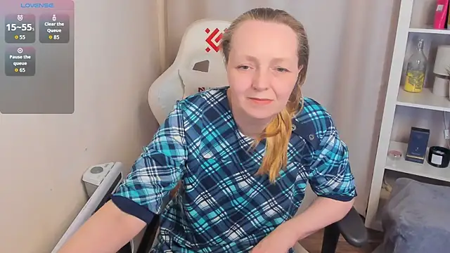 Snapshot of Karen_Villis chatting on May 10, 2026, 10:08 am Karen Villis online show from May 10, 2026, 10:08 am