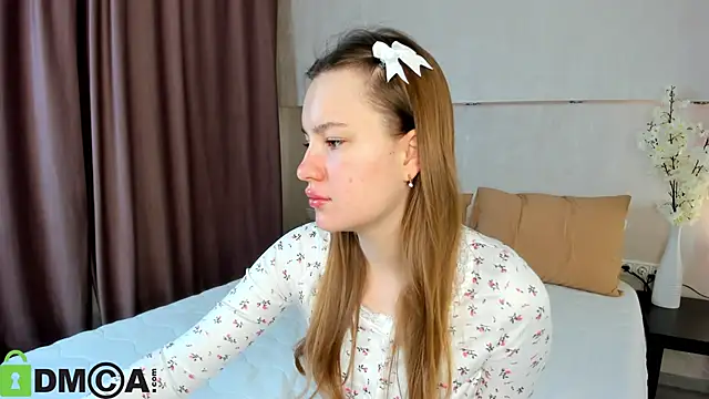 Candy Cansew online show from November 6, 2025, 1:09 am