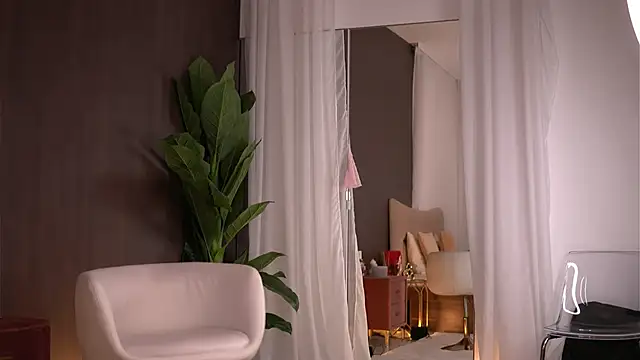 Snapshot of ChloeDevine chatting on June 4, 2026, 3:11 am ChloeDevine online show from June 4, 2026, 3:11 am