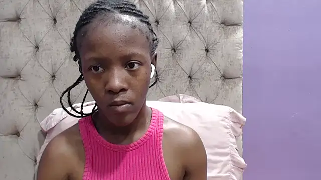 Snapshot of sexykea2002x chatting on October 22, 2025, 5:18 am sexykea2002x online show from October 22, 2025, 5:18 am