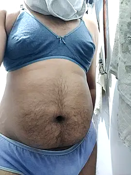 Snapshot of Brown69_guy chatting on November 17, 2025, 6:17 am Brown69 guy online show from November 17, 2025, 6:17 am