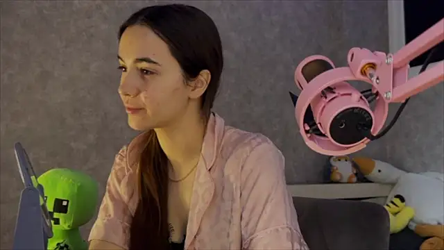 Snapshot of CupSizeGirl chatting on February 22, 2026, 5:21 am CupSizeGirl online show from February 22, 2026, 5:21 am