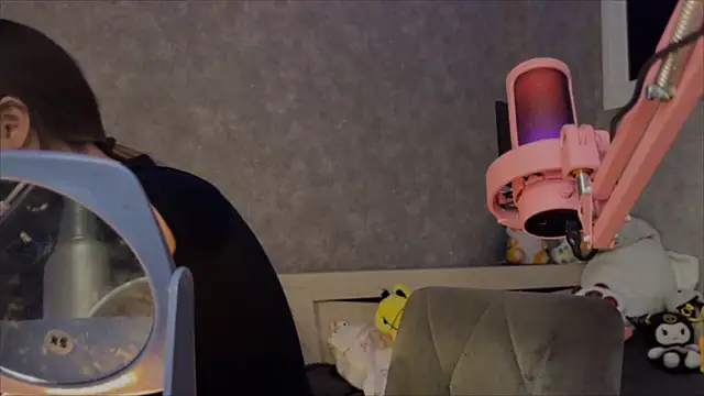 Snapshot of CupSizeGirl chatting on March 3, 2026, 7:59 am CupSizeGirl online show from March 3, 2026, 7:59 am