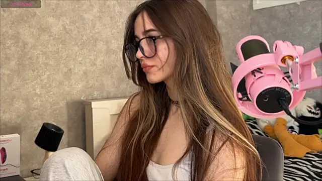 CupSizeGirl online show from March 30, 2026, 10:28 am