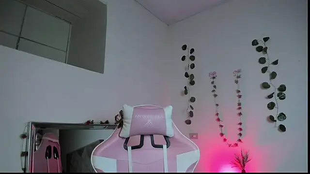 Paprika  online show from September 26, 2025, 6:26 pm