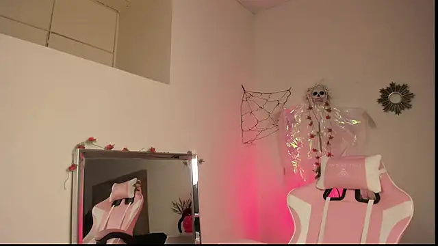 Paprika  online show from October 17, 2025, 6:32 pm